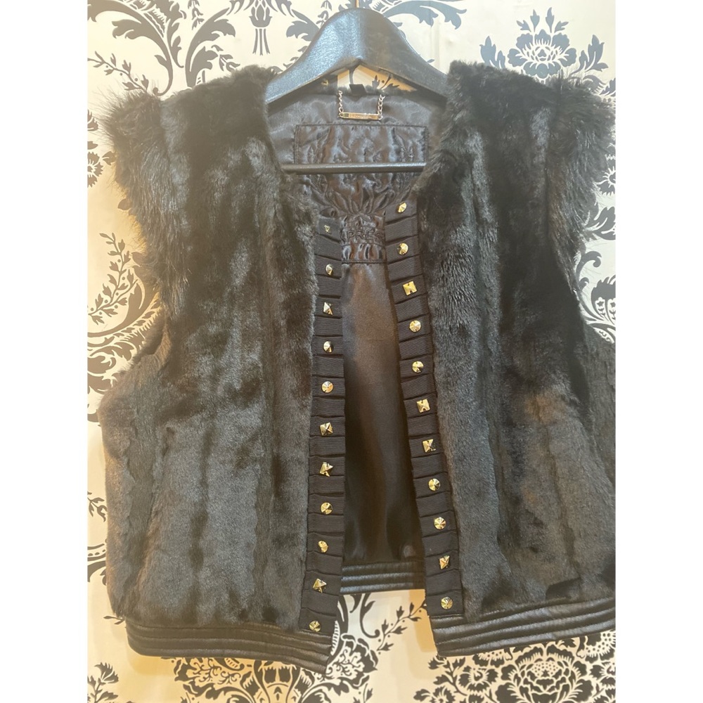 Black faux fur cropped vest w/ stud detail